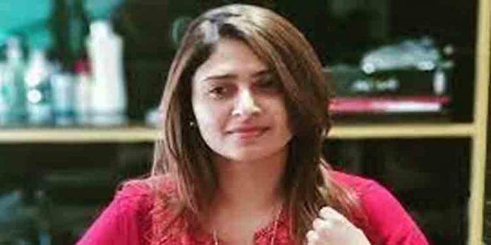 രാജ്യദ്രോഹ കേസില് സംവിധായക ഐഷ സുല്ത്താനയുടെ ചോദ്യം ചെയ്യല് പൂര്ത്തിയായി ; സഹോദരന്റെ ലാപ്ടോപ് പോലീസ് പിടിച്ചെടുത്തു രാജ്യദ്രോഹ കേസില് സംവിധായക ഐഷ സുല്ത്താനയുടെ ചോദ്യം ചെയ്യല് പൂര്ത്തിയായി ; സഹോദരന്റെ ലാപ്ടോപ് പോലീസ് പിടിച്ചെടുത്തു