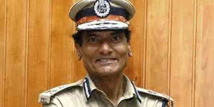 പോലീസ് സ്റ്റേഷനുകളുടെ പ്രവര്ത്തനങ്ങള് അടിമുടി മാറണം ; മാര്ഗ്ഗ നിര്ദ്ദേശങ്ങളുമായി സംസ്ഥാന പോലീസ് മേധാവി പോലീസ് സ്റ്റേഷനുകളുടെ പ്രവര്ത്തനങ്ങള് അടിമുടി മാറണം ; മാര്ഗ്ഗ നിര്ദ്ദേശങ്ങളുമായി സംസ്ഥാന പോലീസ് മേധാവി