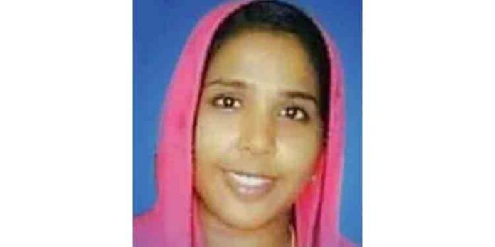 തൃശ്ശൂരില് കോവിഡ് ബാധിച്ച് നഴ്സ് മരിച്ചു തൃശ്ശൂരില് കോവിഡ് ബാധിച്ച് നഴ്സ് മരിച്ചു
