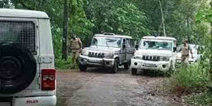 നെയ്യാര് ഡാം പൊലീസിനെ ആക്രമിച്ചെന്ന കേസില് കഞ്ചാവ് മാഫിയ സംഘത്തിലെ ഒരാള് അറസ്റ്റില് നെയ്യാര് ഡാം പൊലീസിനെ ആക്രമിച്ചെന്ന കേസില് കഞ്ചാവ് മാഫിയ സംഘത്തിലെ ഒരാള് അറസ്റ്റില്
