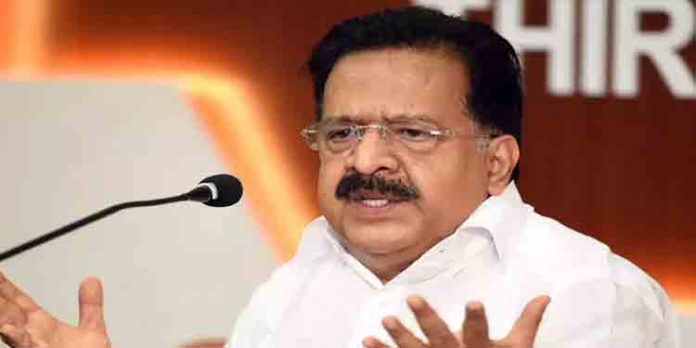 ഫോണ് ചോര്ത്തല് വിവാദം ; കേന്ദ്രസര്ക്കാറിനെതിരെ രൂക്ഷ വിമര്ശനവുമായി മുതര്ന്ന കോണ്ഗ്രസ് നേതാവ് രമേശ് ചെന്നിത്തല ഫോണ് ചോര്ത്തല് വിവാദം ; കേന്ദ്രസര്ക്കാറിനെതിരെ രൂക്ഷ വിമര്ശനവുമായി മുതര്ന്ന കോണ്ഗ്രസ് നേതാവ് രമേശ് ചെന്നിത്തല