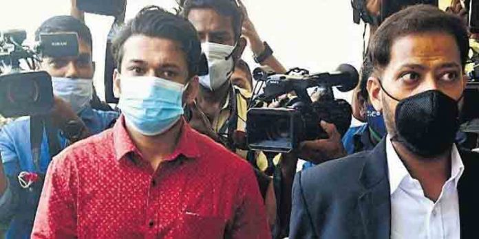 സ്വര്ണക്കടത്തിനു വേണ്ടി ഉപയോഗിക്കുന്നത് വ്യാജ കോവിഡ് നെഗറ്റീവ് സര്ട്ടിഫിക്കറ്റ് സ്വര്ണക്കടത്തിനു വേണ്ടി ഉപയോഗിക്കുന്നത് വ്യാജ കോവിഡ് നെഗറ്റീവ് സര്ട്ടിഫിക്കറ്റ്