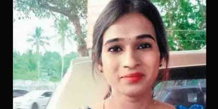 ലിംഗമാറ്റ ശസ്ത്രക്രിയാ പിഴവ് ആരോപിച്ച ട്രാന്സ് യുവതി അനന്യ കുമാരി അലക്സ് ജീവനൊടുക്കി ലിംഗമാറ്റ ശസ്ത്രക്രിയാ പിഴവ് ആരോപിച്ച ട്രാന്സ് യുവതി അനന്യ കുമാരി അലക്സ് ജീവനൊടുക്കി