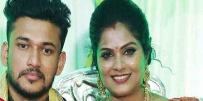 അര്ജുന് ആയങ്കിക്ക് കള്ളക്കടത്ത് സംഘവുമായി ബന്ധമുണ്ടെന്ന് ഭാര്യ ; കൊടുംകുറ്റവാളിയായിത്തീരാന് സാധ്യതയുള്ളയാളെന്ന് കസ്റ്റംസ് റിപ്പോര്ട്ട് അര്ജുന് ആയങ്കിക്ക് കള്ളക്കടത്ത് സംഘവുമായി ബന്ധമുണ്ടെന്ന് ഭാര്യ ; കൊടുംകുറ്റവാളിയായിത്തീരാന് സാധ്യതയുള്ളയാളെന്ന് കസ്റ്റംസ് റിപ്പോര്ട്ട്