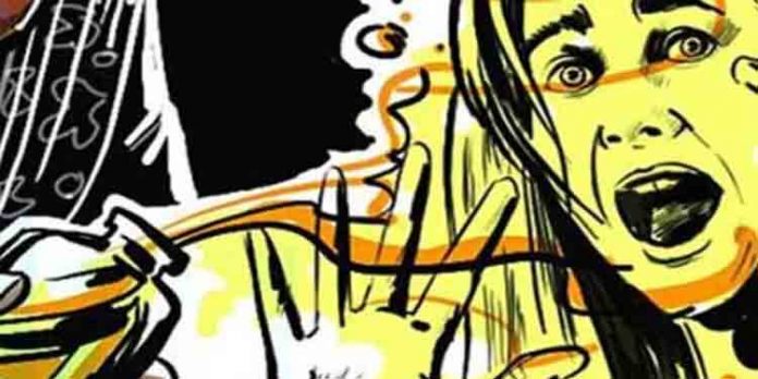 ഭര്ത്താവ് ബലമായി ആസിഡ് കുടിപ്പിച്ച 25കാരി അത്യാസന്ന നിലയില് ഭര്ത്താവ് ബലമായി ആസിഡ് കുടിപ്പിച്ച 25കാരി അത്യാസന്ന നിലയില്