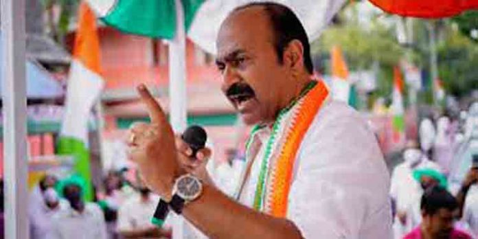 തട്ടിപ്പ് അറിഞ്ഞിട്ടും മൂന്നു വര്ഷം എന്തുചെയ്യുകയായിരുന്നെന്ന് പ്രതിപക്ഷ നേതാവ് തട്ടിപ്പ് അറിഞ്ഞിട്ടും മൂന്നു വര്ഷം എന്തുചെയ്യുകയായിരുന്നെന്ന് പ്രതിപക്ഷ നേതാവ്