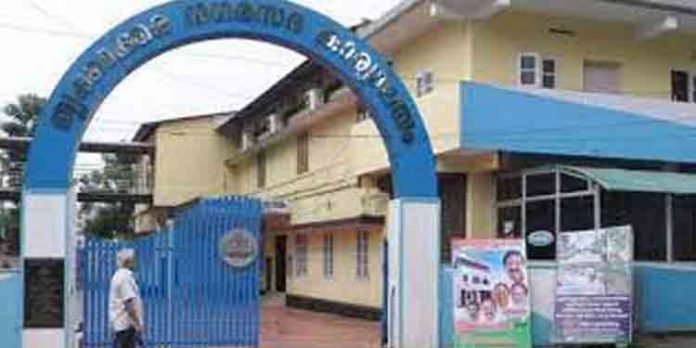 തെരുവുനായ്ക്കളെ കൊന്ന സംഭവത്തില് ദുരൂഹത ; നാട്ടുകാര് പോലീസില് പരാതിനല്കി തെരുവുനായ്ക്കളെ കൊന്ന സംഭവത്തില് ദുരൂഹത ; നാട്ടുകാര് പോലീസില് പരാതിനല്കി