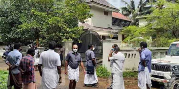 പിറവം കള്ളനോട്ട് കേസ് ; മുഖ്യ പ്രതി മധുസൂദനന് അറസ്റ്റില് പിറവം കള്ളനോട്ട് കേസ് ; മുഖ്യ പ്രതി മധുസൂദനന് അറസ്റ്റില്
