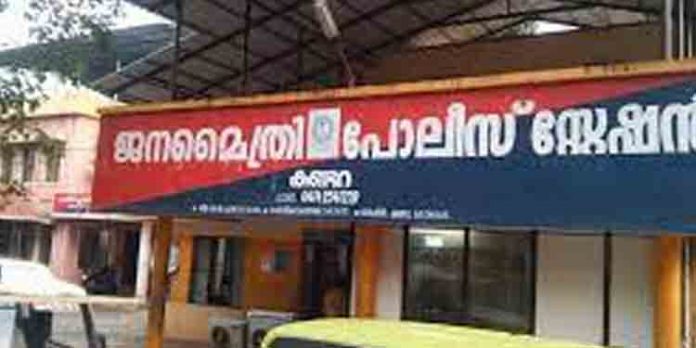 പരാതി അന്വേഷിച്ചില്ല – കേസില് വീഴ്ച വരുത്തി ; കുണ്ടറ സി.ഐ എസ്.ജയകൃഷ്ണനെ സ്ഥലംമാറ്റി പരാതി അന്വേഷിച്ചില്ല – കേസില് വീഴ്ച വരുത്തി ; കുണ്ടറ സി.ഐ എസ്.ജയകൃഷ്ണനെ സ്ഥലംമാറ്റി