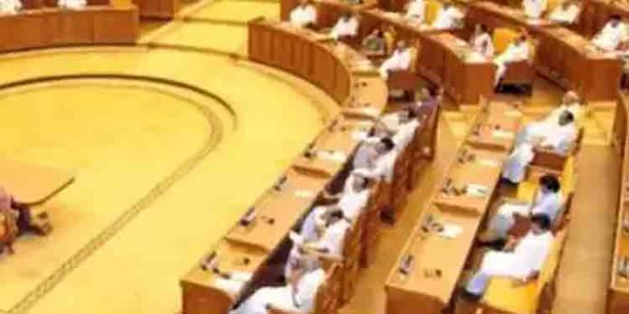വി.ശിവന്കുട്ടിയുടെ രാജി : പ്രതിപക്ഷം സഭ ബഹിഷ്കരിച്ചു വി.ശിവന്കുട്ടിയുടെ രാജി : പ്രതിപക്ഷം സഭ ബഹിഷ്കരിച്ചു