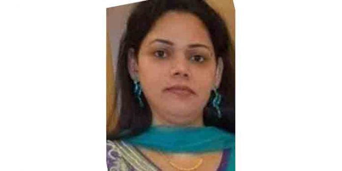 ബൈക്ക് യാത്രക്കാരിയായ യുവതി അപകടത്തില് മരിച്ചു ബൈക്ക് യാത്രക്കാരിയായ യുവതി അപകടത്തില് മരിച്ചു