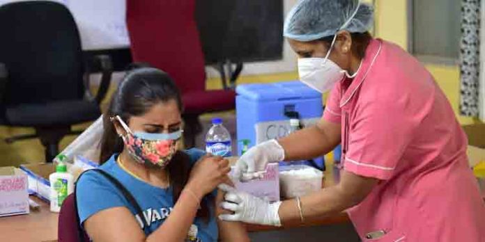 സംസ്ഥാനത്ത് 3,78,690 ഡോസ് കോവിഷീല്ഡ് വാക്സിന് കൂടി എത്തി സംസ്ഥാനത്ത് 3,78,690 ഡോസ് കോവിഷീല്ഡ് വാക്സിന് കൂടി എത്തി