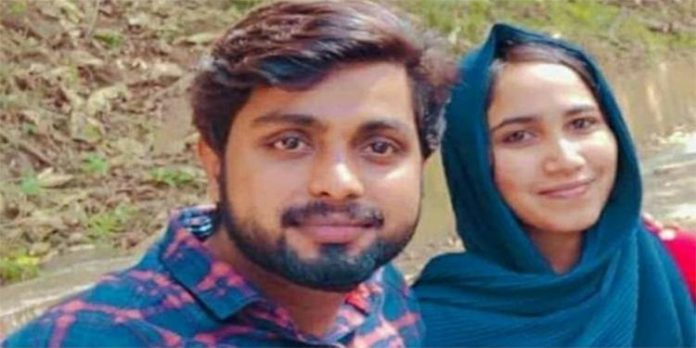 ആലുവയിൽ ഗർഭിണിക്ക് നേരെയുണ്ടായ അതിക്രമത്തിൽ ഇടപെട്ട് വനിതാ കമ്മിഷൻ ; അടിയന്തിര റിപ്പോർട്ട് സമർപ്പിക്കാൻ പോലീസിന് നിർദേശം ആലുവയിൽ ഗർഭിണിക്ക് നേരെയുണ്ടായ അതിക്രമത്തിൽ ഇടപെട്ട് വനിതാ കമ്മിഷൻ ; അടിയന്തിര റിപ്പോർട്ട് സമർപ്പിക്കാൻ പോലീസിന് നിർദേശം