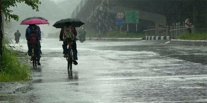 സംസ്ഥാനത്ത് ഇന്നും പരക്കെ മഴയ്ക്ക് സാധ്യത ; വടക്കന് കേരളം ജാഗ്രതയില് സംസ്ഥാനത്ത് ഇന്നും പരക്കെ മഴയ്ക്ക് സാധ്യത ; വടക്കന് കേരളം ജാഗ്രതയില്
