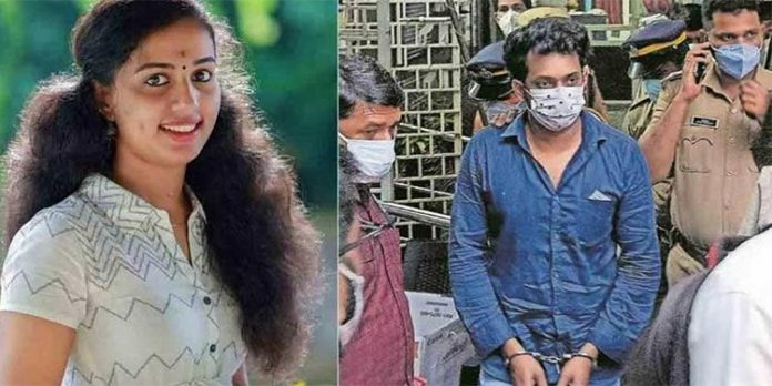 പ്രതിഭാഗത്തിന്റെ വാദം തള്ളി ; വിസ്മയ കേസില് കിരണിന് ജാമ്യമില്ല പ്രതിഭാഗത്തിന്റെ വാദം തള്ളി ; വിസ്മയ കേസില് കിരണിന് ജാമ്യമില്ല