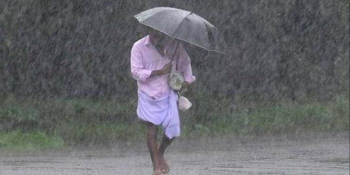 സംസ്ഥാനത്ത് ഒറ്റപ്പെട്ട ശക്തമായ മഴ തുടരും ; പത്തനംതിട്ട, ആലപ്പുഴ, ഇടുക്കി ജില്ലകളില് യെല്ലോ അലേര്ട്ട് പ്രഖ്യാപിച്ചു സംസ്ഥാനത്ത് ഒറ്റപ്പെട്ട ശക്തമായ മഴ തുടരും ; പത്തനംതിട്ട, ആലപ്പുഴ, ഇടുക്കി ജില്ലകളില് യെല്ലോ അലേര്ട്ട് പ്രഖ്യാപിച്ചു