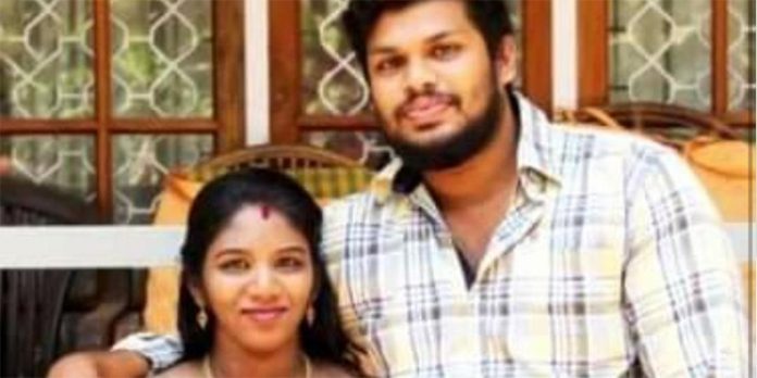 ഉത്രയ്ക്ക് മയക്കുമരുന്ന് നല്കി ; കറുത്ത ബാഗുമായി സൂരജ് – ദൃശ്യങ്ങള് കോടതിയില് ഉത്രയ്ക്ക് മയക്കുമരുന്ന് നല്കി ; കറുത്ത ബാഗുമായി സൂരജ് – ദൃശ്യങ്ങള് കോടതിയില്