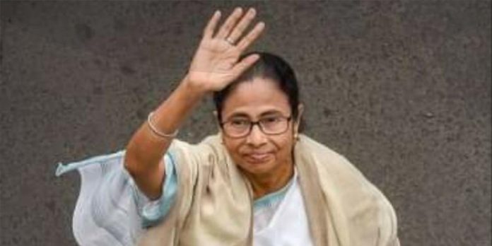 ബംഗാള് കലാപം ; മമതാ സര്ക്കാറിനെ പ്രതിക്കൂട്ടിലാക്കി മനുഷ്യാവകാശ കമ്മീഷന് റിപ്പോര്ട്ട് ബംഗാള് കലാപം ; മമതാ സര്ക്കാറിനെ പ്രതിക്കൂട്ടിലാക്കി മനുഷ്യാവകാശ കമ്മീഷന് റിപ്പോര്ട്ട്
