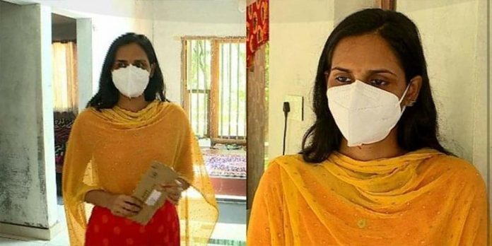 സെക്രട്ടറിയേറ്റിന് മുന്നിലെ സമരപ്പന്തലിൽ പൊട്ടിക്കരഞ്ഞ യുവതിക്ക് സർക്കാരിന്റെ നിയമന ഉത്തരവ് സെക്രട്ടറിയേറ്റിന് മുന്നിലെ സമരപ്പന്തലിൽ പൊട്ടിക്കരഞ്ഞ യുവതിക്ക് സർക്കാരിന്റെ നിയമന ഉത്തരവ്