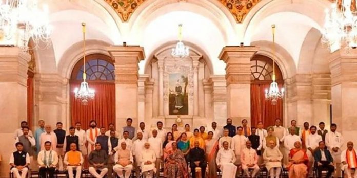 മുഖം മിനുക്കിയ രണ്ടാം മോദി സര്ക്കാരിന്റെ ആദ്യ മന്ത്രിസഭാ യോഗം ഇന്ന് വൈകുന്നേരം മുഖം മിനുക്കിയ രണ്ടാം മോദി സര്ക്കാരിന്റെ ആദ്യ മന്ത്രിസഭാ യോഗം ഇന്ന് വൈകുന്നേരം