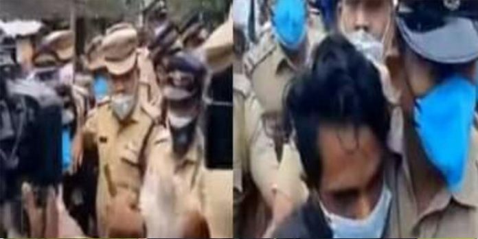 വണ്ടിപ്പെരിയാര് കൊലപാതകം ; പ്രതിയുമായെത്തി തെളിവെടുപ്പ് – കൊലപാതകം പുനരാവിഷ്കരിച്ചു വണ്ടിപ്പെരിയാര് കൊലപാതകം ; പ്രതിയുമായെത്തി തെളിവെടുപ്പ് – കൊലപാതകം പുനരാവിഷ്കരിച്ചു