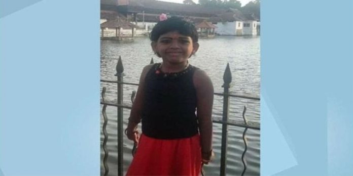 തിരുവനന്തപുരത്ത് മിക്സ്ചർ തൊണ്ടയിൽ കുടുങ്ങി ഒന്നാം ക്ലാസുകാരിക്ക് ദാരുണാന്ത്യം തിരുവനന്തപുരത്ത് മിക്സ്ചർ തൊണ്ടയിൽ കുടുങ്ങി ഒന്നാം ക്ലാസുകാരിക്ക് ദാരുണാന്ത്യം