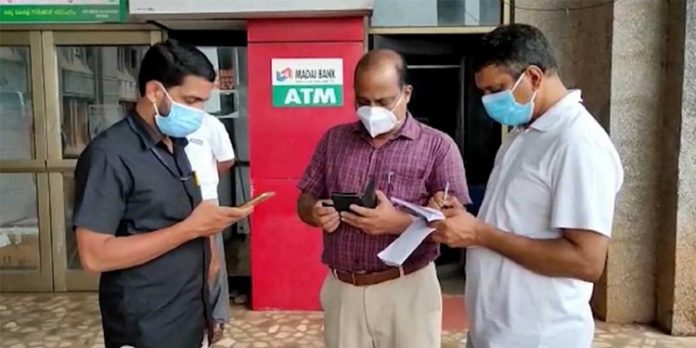 പഴനി പീഡനക്കേസ് കെട്ടിച്ചമച്ചതെന്ന് പോലീസ് ; ലോഡ്ജിലുൾപ്പെടെ അന്വേഷണം പഴനി പീഡനക്കേസ് കെട്ടിച്ചമച്ചതെന്ന് പോലീസ് ; ലോഡ്ജിലുൾപ്പെടെ അന്വേഷണം