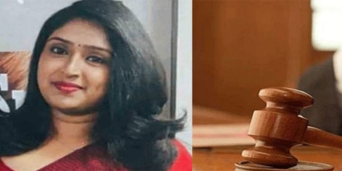 മുങ്ങിയ വ്യാജ അഭിഭാഷകയെ കണ്ടെത്താനാകാതെ പോലീസ് ; ദുര്ബല വകുപ്പുകളെന്ന് ആരോപണം മുങ്ങിയ വ്യാജ അഭിഭാഷകയെ കണ്ടെത്താനാകാതെ പോലീസ് ; ദുര്ബല വകുപ്പുകളെന്ന് ആരോപണം