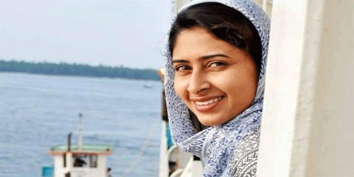 ലക്ഷ ദ്വീപ് ഭരണകൂടത്തിനെതിരെ ഐഷ സുൽത്താന ഹൈക്കോടതിയിൽ ലക്ഷ ദ്വീപ് ഭരണകൂടത്തിനെതിരെ ഐഷ സുൽത്താന ഹൈക്കോടതിയിൽ