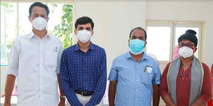 ജില്ലാ ആസൂത്രണ കമ്മിറ്റിയിലേക്ക് പത്തനംതിട്ട നഗരസഭ കൗണ്സിലര് പി.കെ.അനീഷിനേയും അടൂര് നഗരസഭ കൗണ്സിലര് രാജി ചെറിയാനേയും തെരഞ്ഞെടുത്തു ജില്ലാ ആസൂത്രണ കമ്മിറ്റിയിലേക്ക് പത്തനംതിട്ട നഗരസഭ കൗണ്സിലര് പി.കെ.അനീഷിനേയും അടൂര് നഗരസഭ കൗണ്സിലര് രാജി ചെറിയാനേയും തെരഞ്ഞെടുത്തു