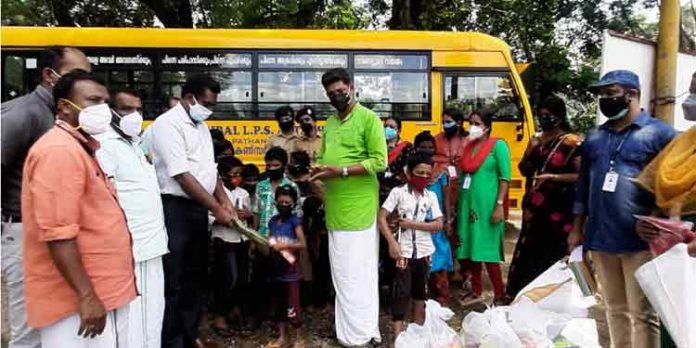 കാടിന്റെ മക്കൾക്ക് സഹായവുമായി ചിറ്റാർ സ്കൂളിലെ എസ്.പി.സി ടീം കാടിന്റെ മക്കൾക്ക് സഹായവുമായി ചിറ്റാർ സ്കൂളിലെ എസ്.പി.സി ടീം