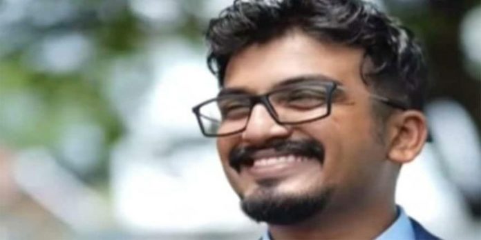 കൊച്ചിയിൽ സ്ത്രീധനത്തിന്റെ പേരിൽ യുവതിക്കും പിതാവിനും ക്രൂരമർദ്ദനം ; പ്രതികൾ അറസ്റ്റിൽ കൊച്ചിയിൽ സ്ത്രീധനത്തിന്റെ പേരിൽ യുവതിക്കും പിതാവിനും ക്രൂരമർദ്ദനം ; പ്രതികൾ അറസ്റ്റിൽ