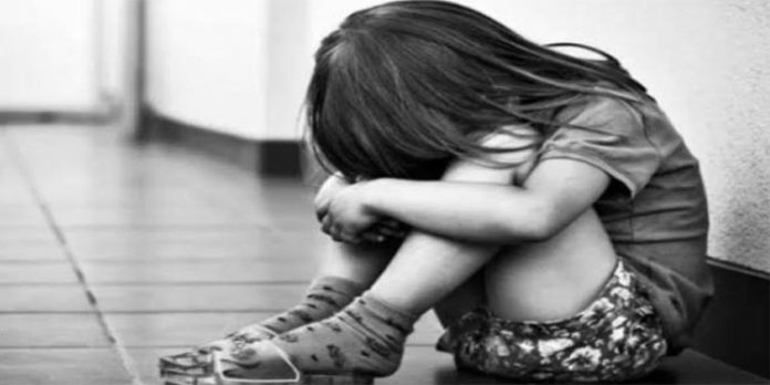 6 വയസ്സുകാരിക്ക് ക്രൂരമർദനം – ദേഹത്ത് മുഴുവന് പാടുകൾ ; പിതാവ് അറസ്റ്റിൽ 6 വയസ്സുകാരിക്ക് ക്രൂരമർദനം – ദേഹത്ത് മുഴുവന് പാടുകൾ ; പിതാവ് അറസ്റ്റിൽ