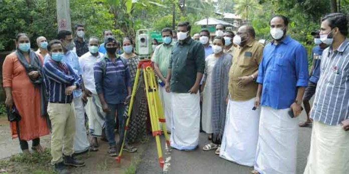 ഐരവണ് പാലത്തിന്റെ നിര്മ്മാണം ഉടന് ; ടോട്ടല് സ്റ്റേഷന് സര്വേയും മണ്ണിന്റെ ഘടനാ പരിശോധനയും ആരംഭിച്ചു ഐരവണ് പാലത്തിന്റെ നിര്മ്മാണം ഉടന് ; ടോട്ടല് സ്റ്റേഷന് സര്വേയും മണ്ണിന്റെ ഘടനാ പരിശോധനയും ആരംഭിച്ചു