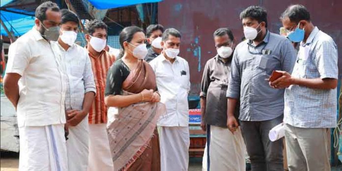 പത്തനംതിട്ട മാര്ക്കറ്റിന്റെ നിര്മ്മാണം നാലുമാസത്തിനുള്ളില് പൂര്ത്തിയാക്കും : മന്ത്രി വീണാ ജോര്ജ് പത്തനംതിട്ട മാര്ക്കറ്റിന്റെ നിര്മ്മാണം നാലുമാസത്തിനുള്ളില് പൂര്ത്തിയാക്കും : മന്ത്രി വീണാ ജോര്ജ്