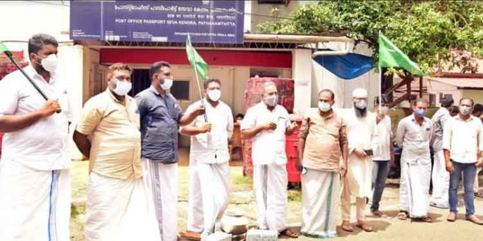 പാചകവാതക വിലവർദ്ധനവിനെതിരെ അടുപ്പ് സമരം നടത്തി മുസ്ലിം യൂത്ത് ലീഗ് പാചകവാതക വിലവർദ്ധനവിനെതിരെ അടുപ്പ് സമരം നടത്തി മുസ്ലിം യൂത്ത് ലീഗ്