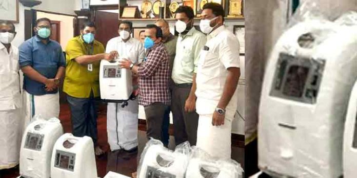 കോവിഡ് മൂന്നാം തരംഗത്തെ നേരിടുവാന് ഓക്സിജൻ കോൺസെൻട്രേറ്ററുകൾ വിതരണം ചെയ്ത് ആന്റോ ആന്റണി എംപി കോവിഡ് മൂന്നാം തരംഗത്തെ നേരിടുവാന് ഓക്സിജൻ കോൺസെൻട്രേറ്ററുകൾ വിതരണം ചെയ്ത് ആന്റോ ആന്റണി എംപി