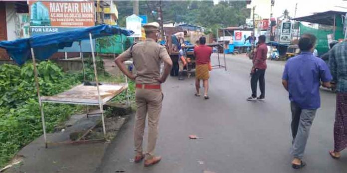 നടപ്പാതകൾ കയ്യേറി അനധികൃത വ്യാപാരം നടത്തിയവരെ പത്തനംതിട്ട നഗരസഭ ഒഴിപ്പിച്ചു തുടങ്ങി നടപ്പാതകൾ കയ്യേറി അനധികൃത വ്യാപാരം നടത്തിയവരെ പത്തനംതിട്ട നഗരസഭ ഒഴിപ്പിച്ചു തുടങ്ങി