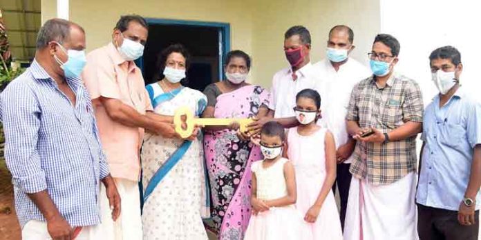 ഡോ. എം. എസ്. സുനിലിന്റെ 210 മത് സ്നേഹഭവനം ഷേര്ലിക്കും കുടുംബത്തിനും ഡോ. എം. എസ്. സുനിലിന്റെ 210 മത് സ്നേഹഭവനം ഷേര്ലിക്കും കുടുംബത്തിനും