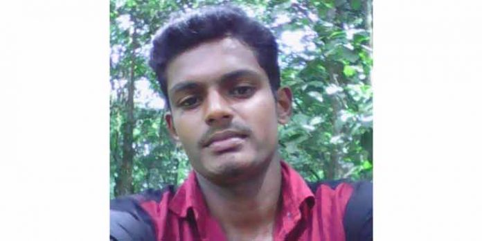 ടിപ്പര് ലോറിയുടെ ഉയര്ത്തിവെച്ച പ്ലാറ്റ്ഫോം താഴെവീണ് യുവാവിന് ദാരുണാന്ത്യം ; മരിച്ചത് അജിത്ത് സാരംഗിന്റെ മകന് അഖില് ടിപ്പര് ലോറിയുടെ ഉയര്ത്തിവെച്ച പ്ലാറ്റ്ഫോം താഴെവീണ് യുവാവിന് ദാരുണാന്ത്യം ; മരിച്ചത് അജിത്ത് സാരംഗിന്റെ മകന് അഖില്