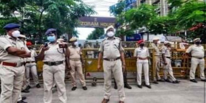 അതിര്ത്തി സംഘര്ഷം ; മിസോറാമിലേക്ക് യാത്രാവിലക്കേര്പ്പെടുത്തി അസം അതിര്ത്തി സംഘര്ഷം ; മിസോറാമിലേക്ക് യാത്രാവിലക്കേര്പ്പെടുത്തി അസം