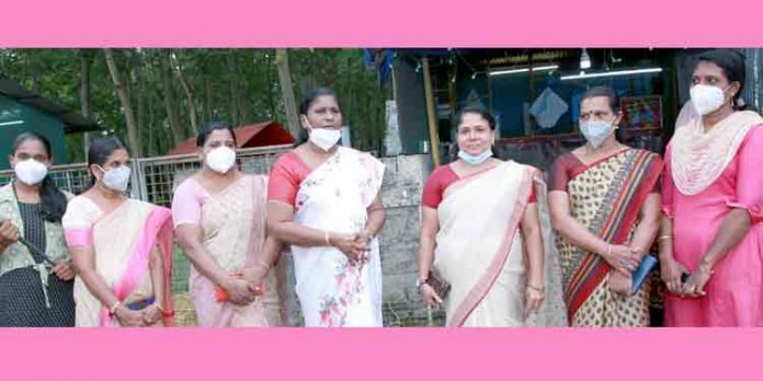 സ്ത്രീവിരുദ്ധ സമീപനം സ്വീകരിച്ച മന്ത്രി ഏ.കെ. ശശീന്ദ്രന് രാജിവെക്കണം ; മഹിളാ കോണ്ഗ്രസ്സ് സ്ത്രീവിരുദ്ധ സമീപനം സ്വീകരിച്ച മന്ത്രി ഏ.കെ. ശശീന്ദ്രന് രാജിവെക്കണം ; മഹിളാ കോണ്ഗ്രസ്സ്
