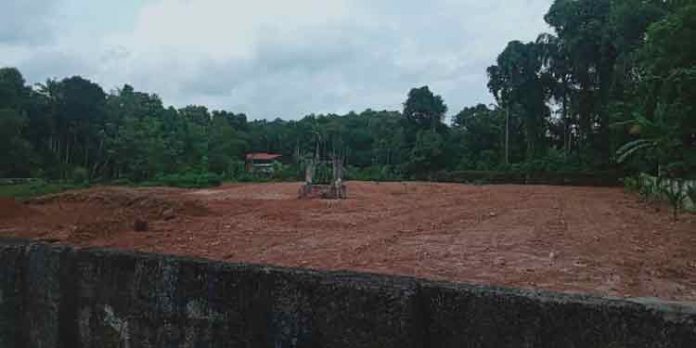 വെണ്മണിയില് വ്യാപക കയ്യേറ്റം : നിലവും പുറമ്പോക്കും മണ്ണടിച്ച് നികത്തി വെണ്മണിയില് വ്യാപക കയ്യേറ്റം : നിലവും പുറമ്പോക്കും മണ്ണടിച്ച് നികത്തി