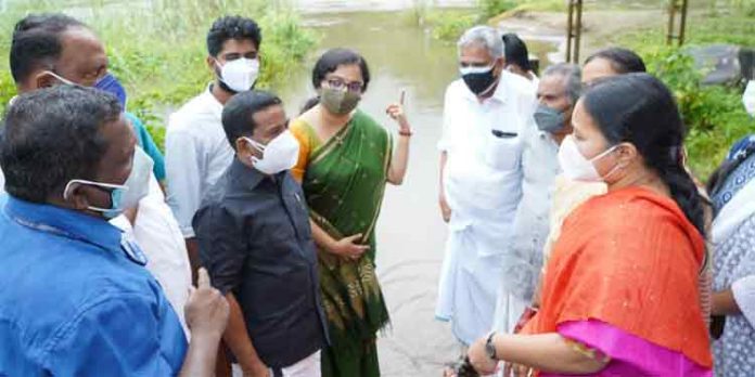 കുരുമ്പന്മൂഴിക്കാരുടെ ദുരിതം പരിഹരിക്കാന് അടിയന്തര മാര്ഗം കാണും : മന്ത്രി വീണാ ജോര്ജ് കുരുമ്പന്മൂഴിക്കാരുടെ ദുരിതം പരിഹരിക്കാന് അടിയന്തര മാര്ഗം കാണും : മന്ത്രി വീണാ ജോര്ജ്