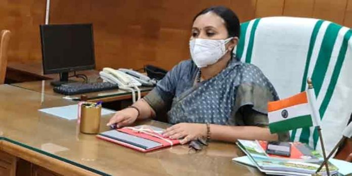 കോവിഡ് മരണങ്ങള് മനപ്പൂര്വ്വം മറച്ചുവെച്ചിട്ടില്ലെന്ന് ആരോഗ്യമന്ത്രി വീണാ ജോര്ജ്ജ് കോവിഡ് മരണങ്ങള് മനപ്പൂര്വ്വം മറച്ചുവെച്ചിട്ടില്ലെന്ന് ആരോഗ്യമന്ത്രി വീണാ ജോര്ജ്ജ്