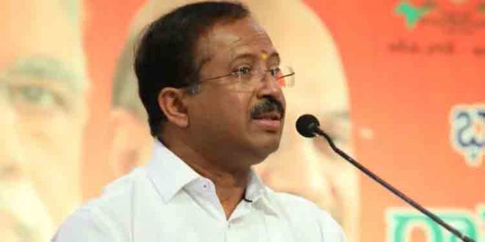 കസ്റ്റംസ് കമ്മീഷണറുടെ വെളിപ്പെടുത്തലില് സാമാന്യ ബോധമുള്ള ആര്ക്കും അത് ഏത്പാര്ട്ടിയാണെന്ന് വ്യക്തമായിട്ടുണ്ടെന്ന് വി.മുരളീധരന് കസ്റ്റംസ് കമ്മീഷണറുടെ വെളിപ്പെടുത്തലില് സാമാന്യ ബോധമുള്ള ആര്ക്കും അത് ഏത്പാര്ട്ടിയാണെന്ന് വ്യക്തമായിട്ടുണ്ടെന്ന് വി.മുരളീധരന്