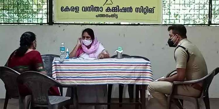 കോടതിയിലുള്ള വിഷയം വനിതാ കമ്മീഷന് പരിഗണിക്കാന് കഴിയില്ല : ഷാഹിദ കമാല് കോടതിയിലുള്ള വിഷയം വനിതാ കമ്മീഷന് പരിഗണിക്കാന് കഴിയില്ല : ഷാഹിദ കമാല്