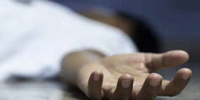 സാമ്പത്തിക പ്രതിസന്ധി ; കൊട്ടിയത്ത് ബ്യൂട്ടിപാര്ലര് ഉടമയായ യുവതി ആത്മഹത്യ ചെയ്തു സാമ്പത്തിക പ്രതിസന്ധി ; കൊട്ടിയത്ത് ബ്യൂട്ടിപാര്ലര് ഉടമയായ യുവതി ആത്മഹത്യ ചെയ്തു