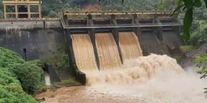ജലനിരപ്പ് ഉയര്ന്നതിനാല് ഇടുക്കി കല്ലാര്കുട്ടി ഡാമിന്റെ ഷട്ടറുകള് തുറന്നു ജലനിരപ്പ് ഉയര്ന്നതിനാല് ഇടുക്കി കല്ലാര്കുട്ടി ഡാമിന്റെ ഷട്ടറുകള് തുറന്നു