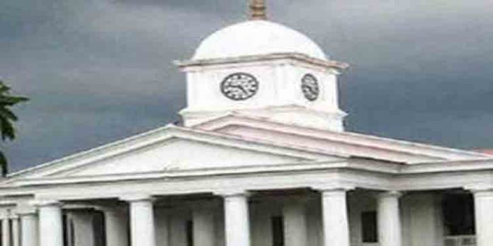 സെക്രട്ടേറിയറ്റിലെ ഉദ്യോഗസ്ഥയെ മേലുദ്യോഗസ്ഥന് പീഡിപ്പിക്കാന് ശ്രമിച്ചെന്ന് പരാതി സെക്രട്ടേറിയറ്റിലെ ഉദ്യോഗസ്ഥയെ മേലുദ്യോഗസ്ഥന് പീഡിപ്പിക്കാന് ശ്രമിച്ചെന്ന് പരാതി
